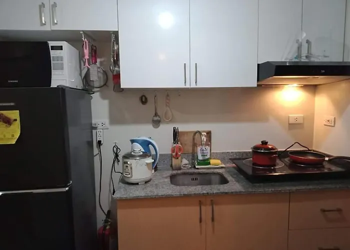 Manhattan Plaza 1 *